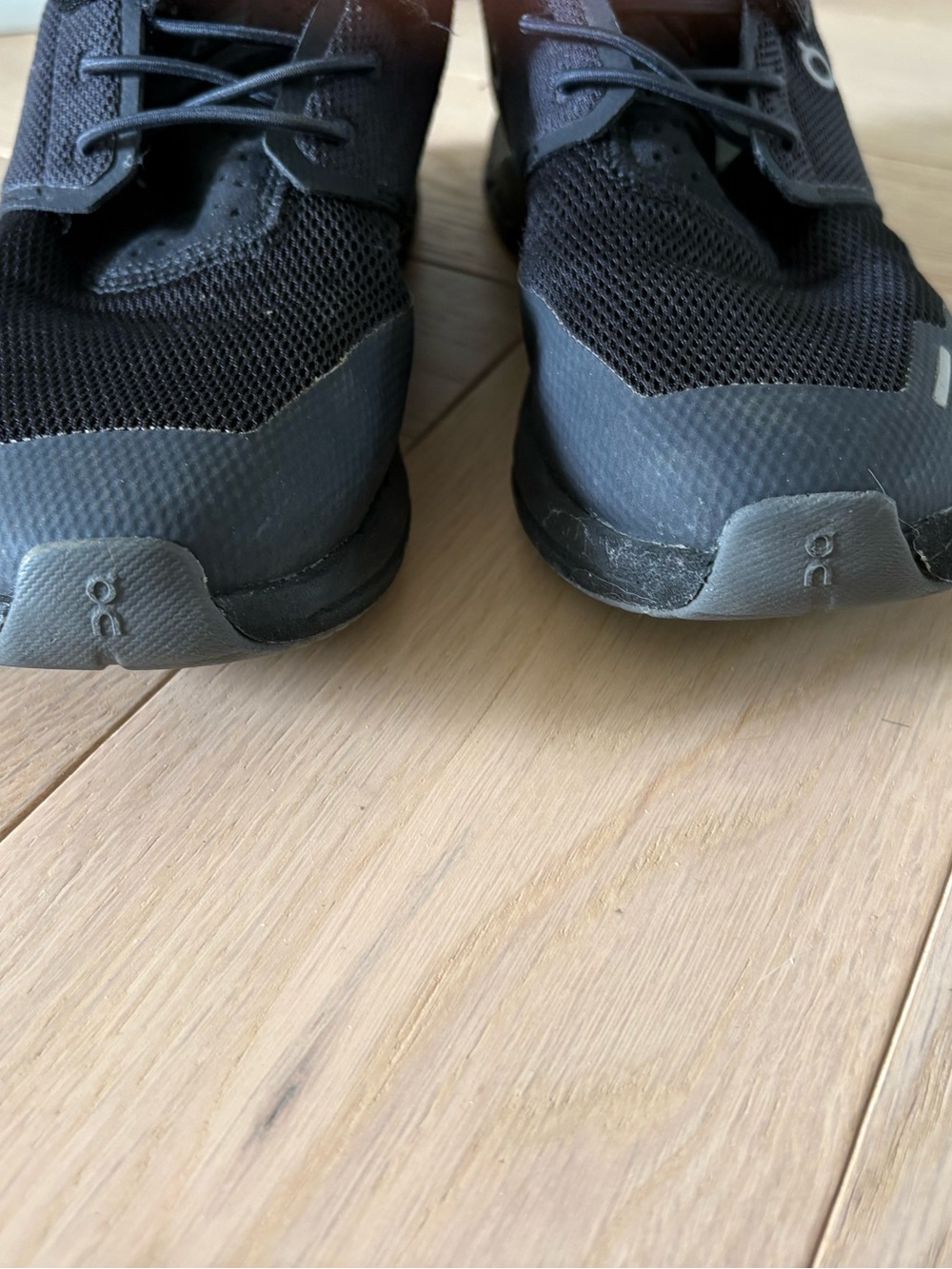 On Cloud Play Kids Black Sneakers Unisex Girls Boys Shoes Sz 2.5 Running Walk - Picture 4 of 8